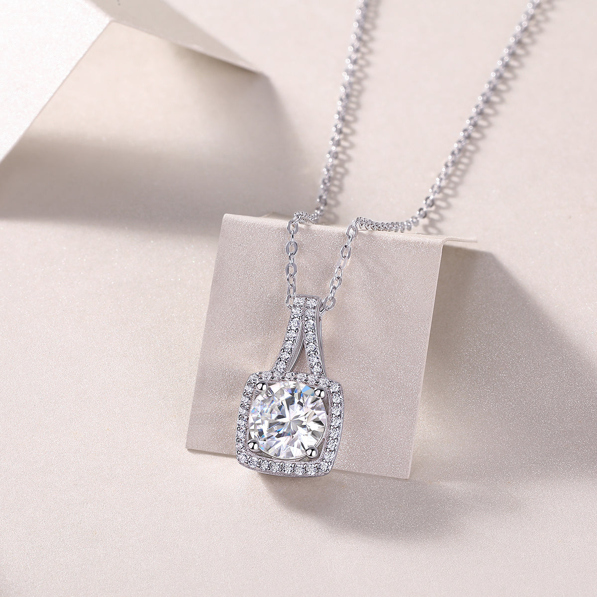 Small Square Diamond - Set With Top-quality Moissanite, Fashionable And Light Luxury Jewelry, Silver Pendant Necklace S925, Silver-plated Platinum