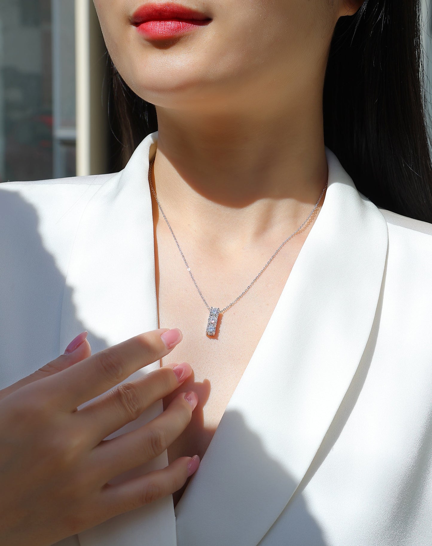 One-character Circle - A Fashionable And Light Luxury Jewelry Pendant Necklace Set With Top-quality Moissanite, S925 Silver Plated Platinum