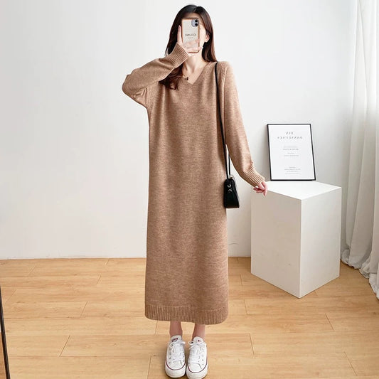 Womens Relaxed Minimalist Knee Length Knit Dress