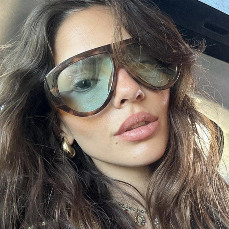 Women's Fashionable Sunglasses