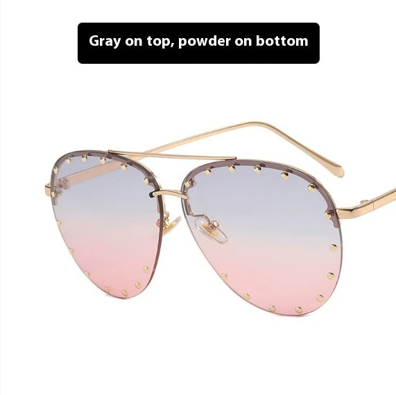 Women's Metal Rivet Large Frame Fashionable Sunglasses
