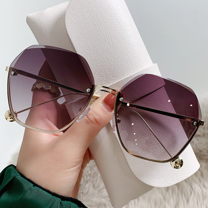 To Make Big Face Thin-looked Elegant Fashion Sunglasses