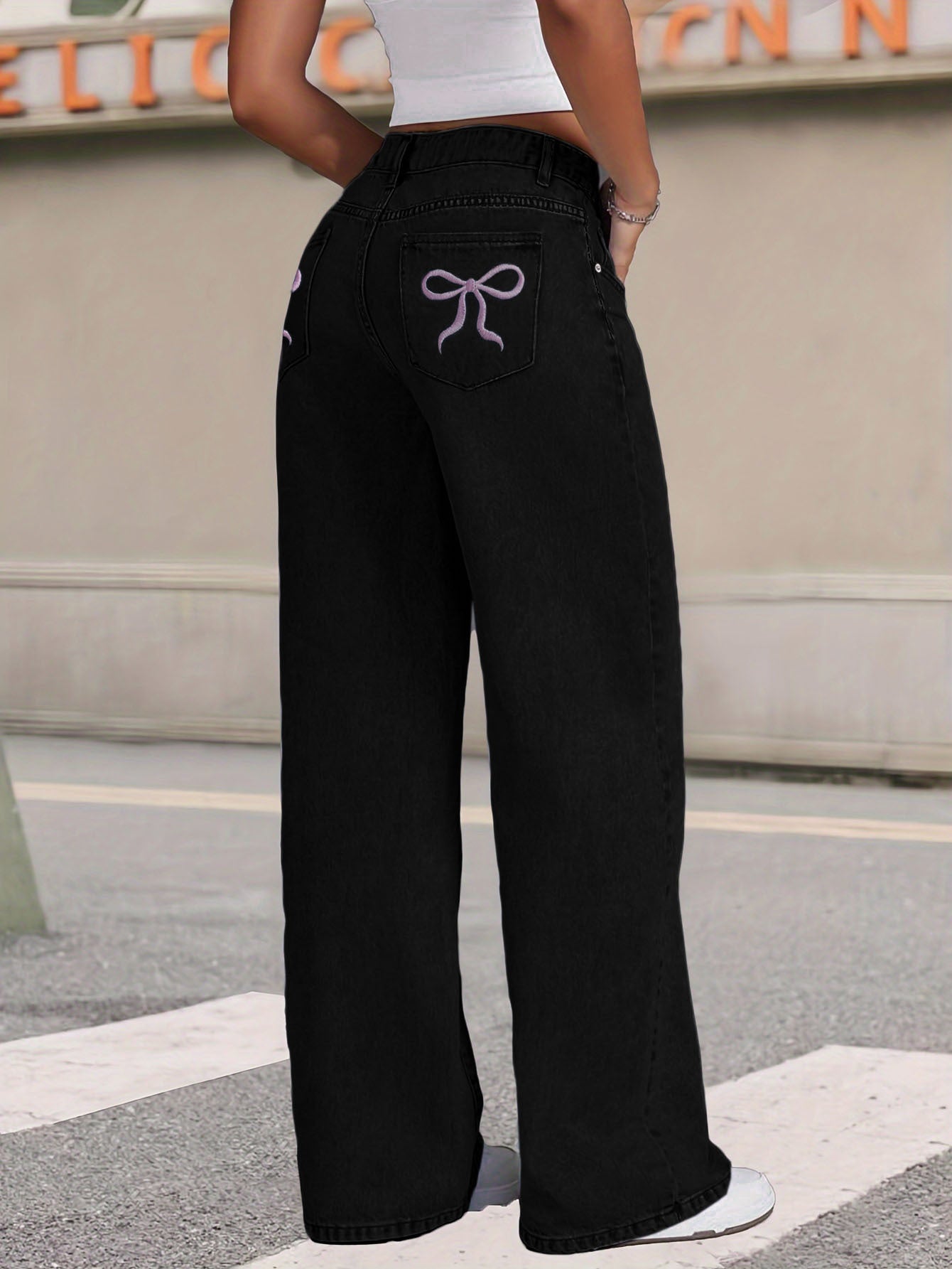 Bow-knot Embroidered Trendy Loose-fit Casual Jeans