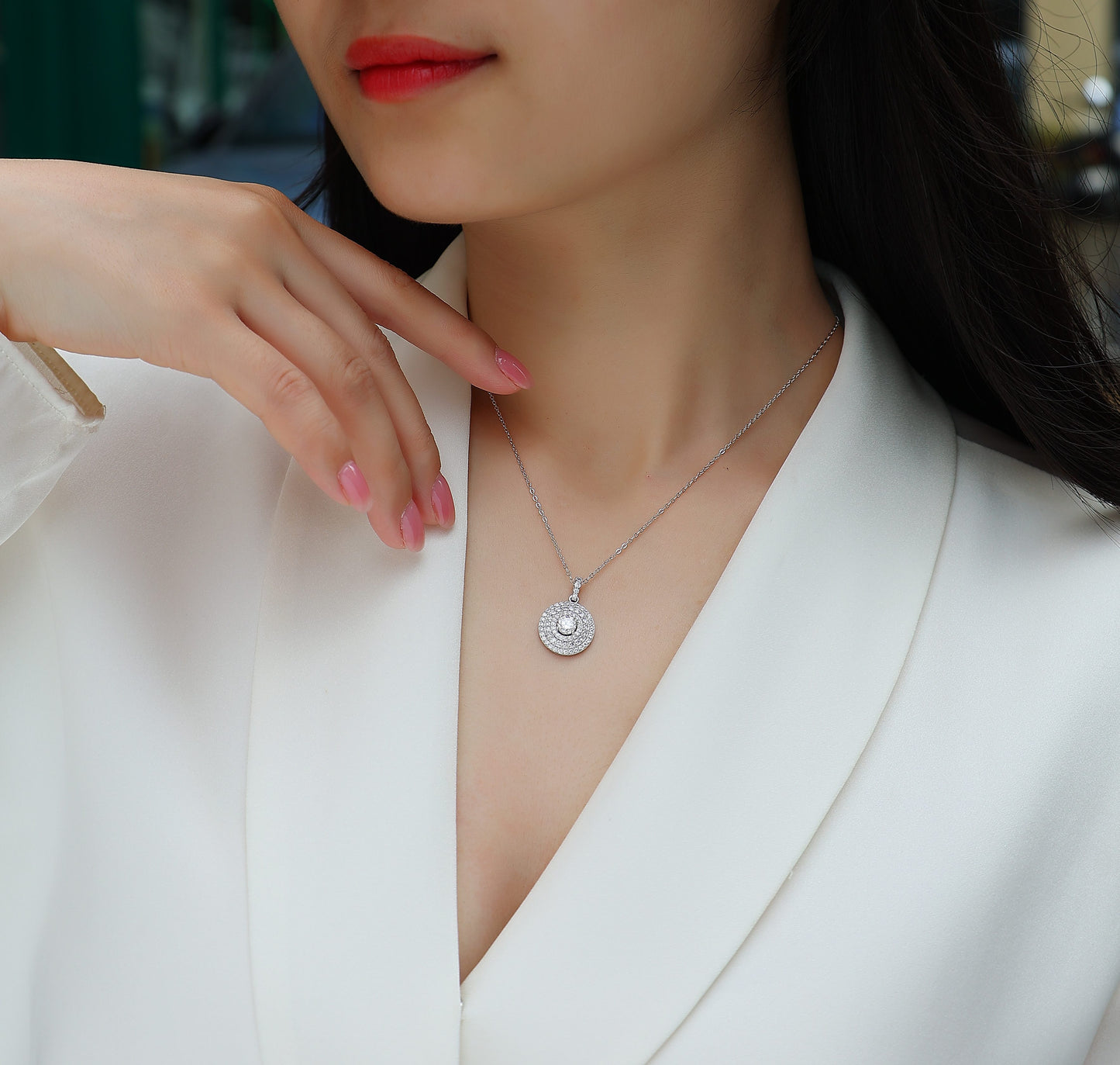 White Dune - A Fashionable And Light Luxury Jewelry Pendant Necklace Set With Top-quality Moissanite, S925 Silver Plated Platinum