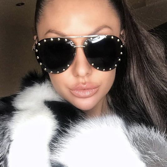 Women's Metal Rivet Large Frame Fashionable Sunglasses