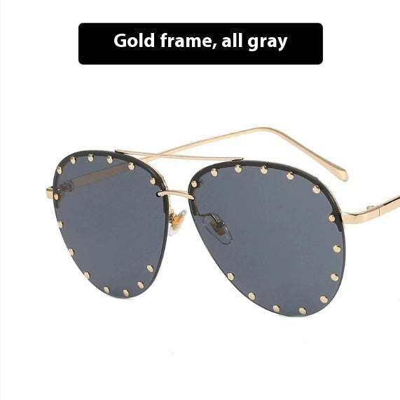 Women's Metal Rivet Large Frame Fashionable Sunglasses