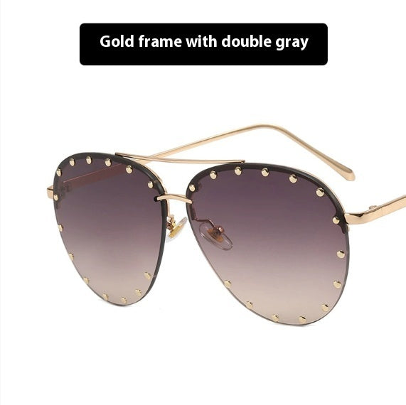Women's Metal Rivet Large Frame Fashionable Sunglasses