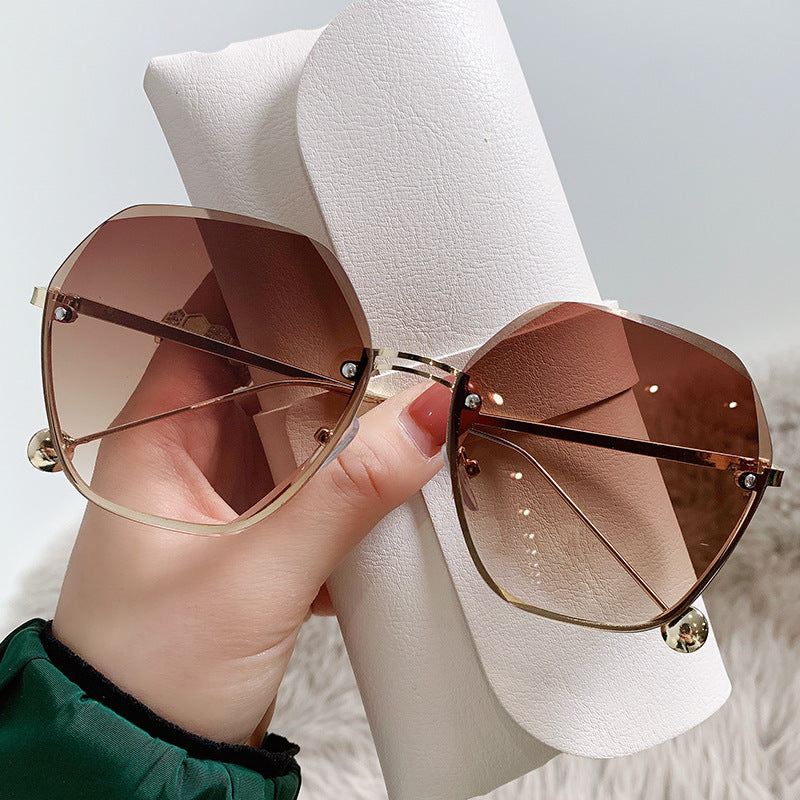 To Make Big Face Thin-looked Elegant Fashion Sunglasses