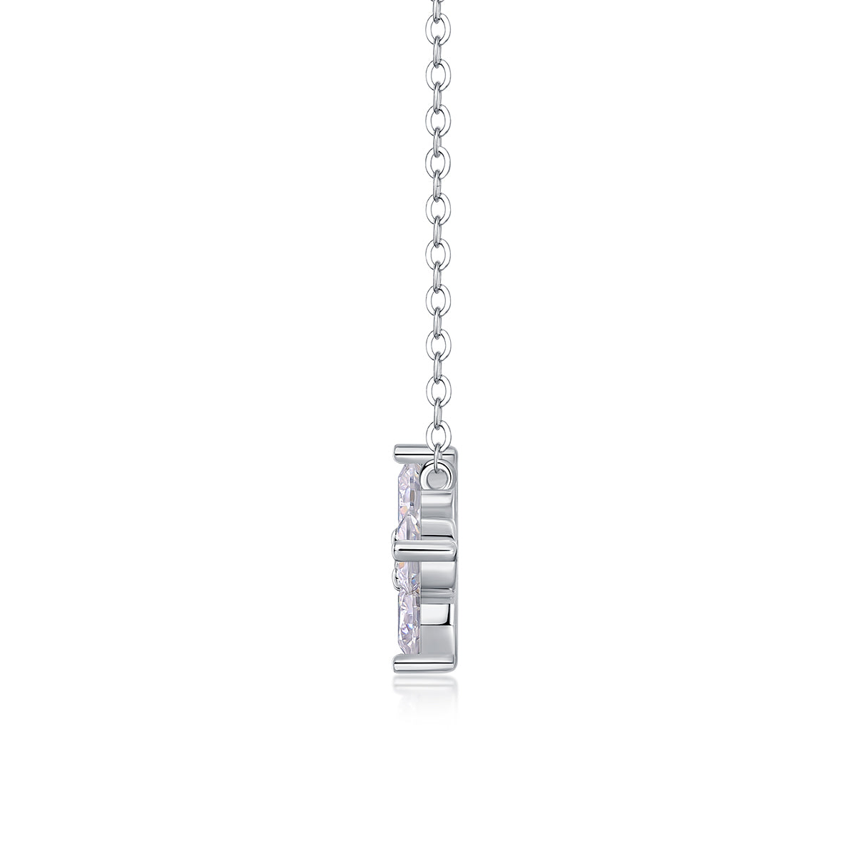 Lucky Four-Leaf Clover - A Fashionable And Light Luxury Jewelry Pendant Necklace Set With Top-quality Moissanite, S925 Silver Plated Platinum